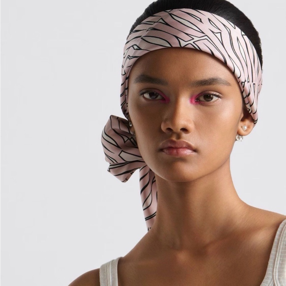 Christian Dior VIP / GWP Shawl Scarf – Light Pink - Picture 3 of 8